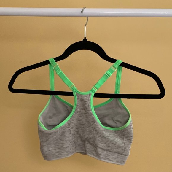 Active by Old Navy Sports Bra - Picture 2 of 3